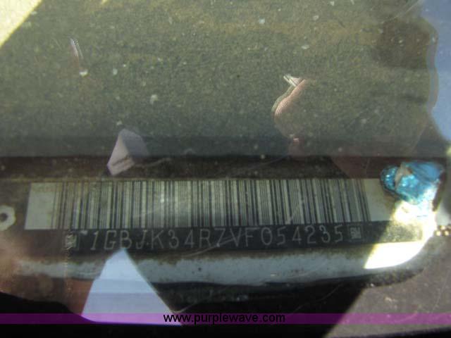 image for item 8249 1997 Chevrolet K2500 cab and chassis