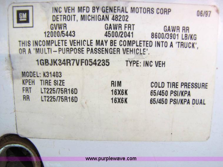 image for item 8249 1997 Chevrolet K2500 cab and chassis