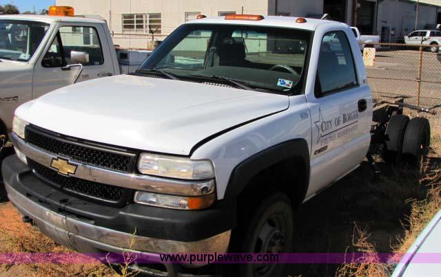 image for item 8251 2002 Chevrolet Silverado K3500 cab and chassis