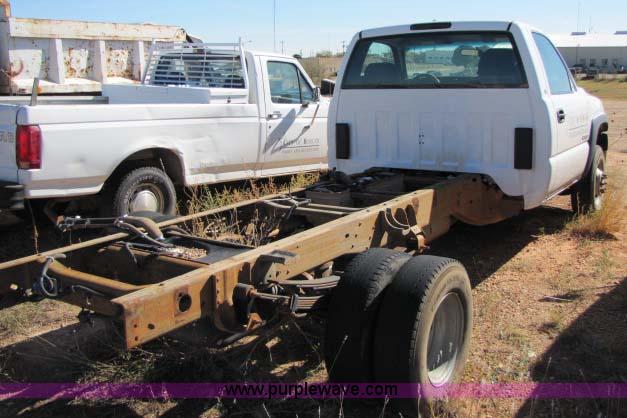 image for item 8251 2002 Chevrolet Silverado K3500 cab and chassis