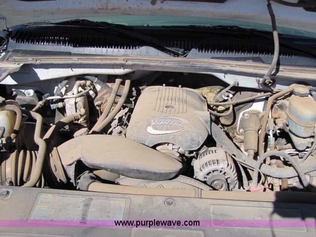 image for item 8251 2002 Chevrolet Silverado K3500 cab and chassis