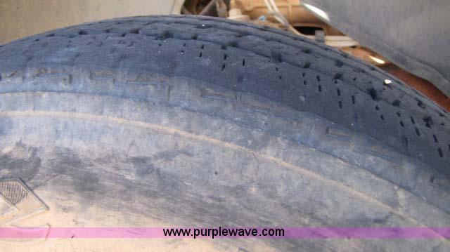 image for item 8251 2002 Chevrolet Silverado K3500 cab and chassis