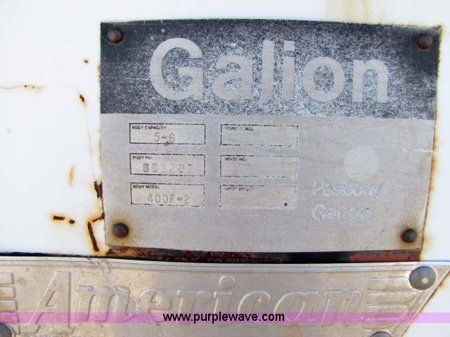 image for item 8253 1982 GMC Topkick C7D042 dump truck