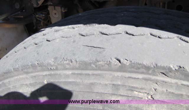 image for item 8253 1982 GMC Topkick C7D042 dump truck