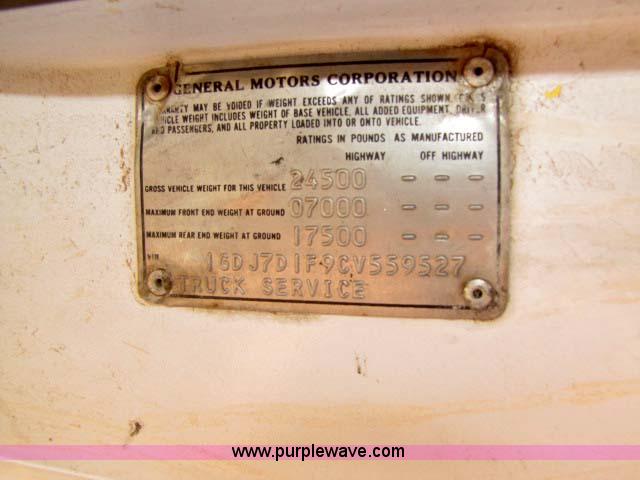 image for item 8253 1982 GMC Topkick C7D042 dump truck