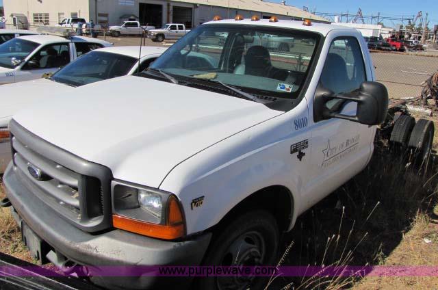 image for item 8254 1999 Ford F350 Super Duty cab and chassis