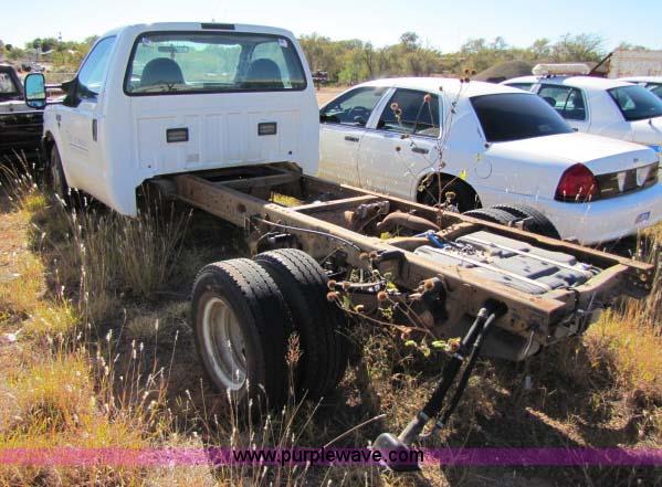 image for item 8254 1999 Ford F350 Super Duty cab and chassis