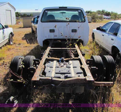 image for item 8254 1999 Ford F350 Super Duty cab and chassis