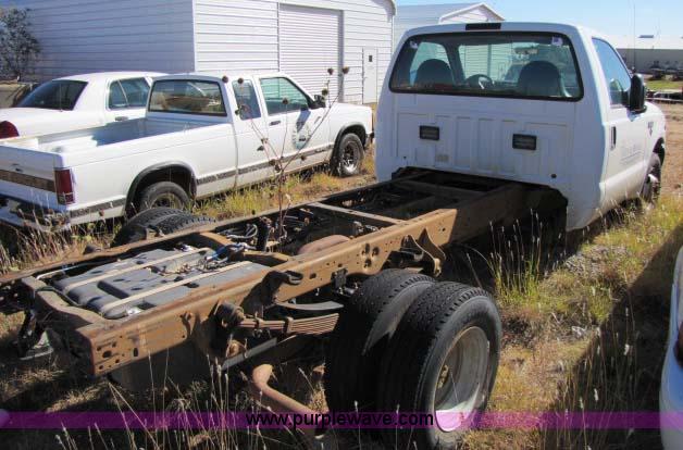 image for item 8254 1999 Ford F350 Super Duty cab and chassis