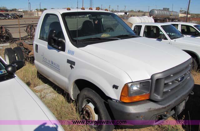 image for item 8254 1999 Ford F350 Super Duty cab and chassis