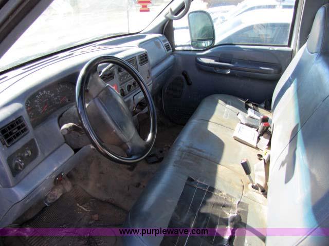 image for item 8254 1999 Ford F350 Super Duty cab and chassis