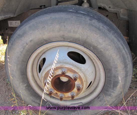 image for item 8254 1999 Ford F350 Super Duty cab and chassis