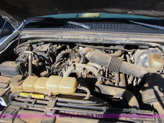 image for item 8254 1999 Ford F350 Super Duty cab and chassis