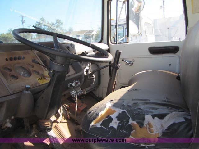 image for item 8256 1979 Ford 8000 water truck