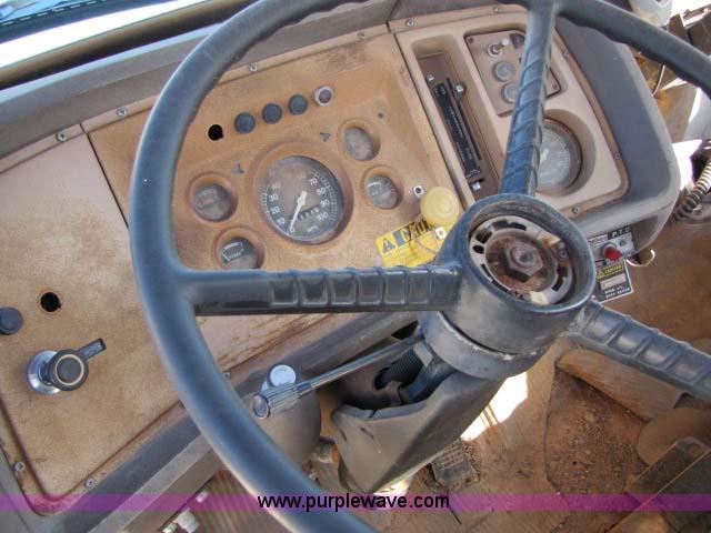 image for item 8256 1979 Ford 8000 water truck