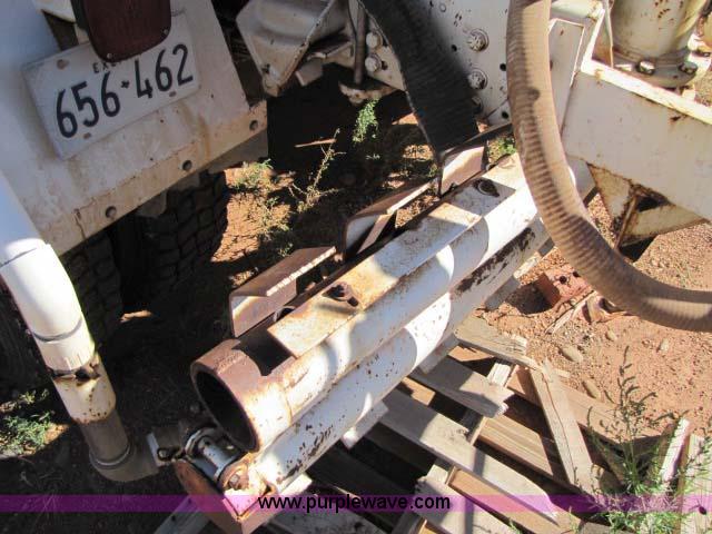 image for item 8256 1979 Ford 8000 water truck