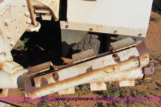 image for item 8256 1979 Ford 8000 water truck