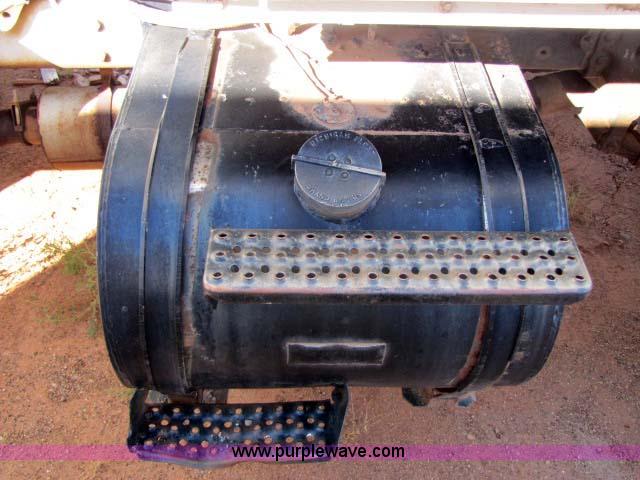 image for item 8256 1979 Ford 8000 water truck