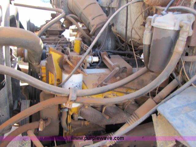 image for item 8256 1979 Ford 8000 water truck