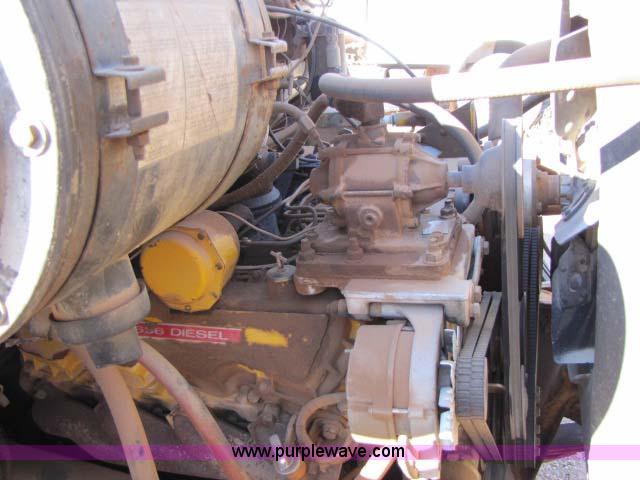 image for item 8256 1979 Ford 8000 water truck