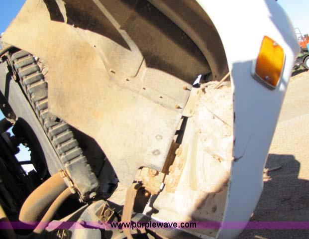 image for item 8256 1979 Ford 8000 water truck