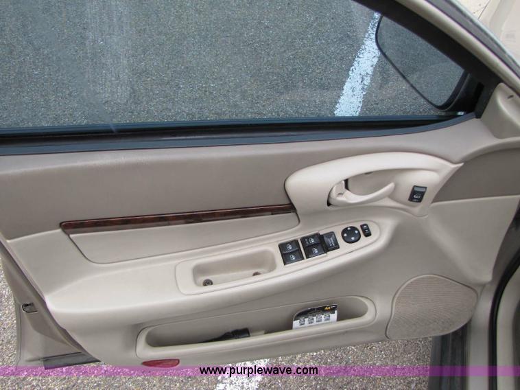 image for item 8306 2001 Chevrolet Impala