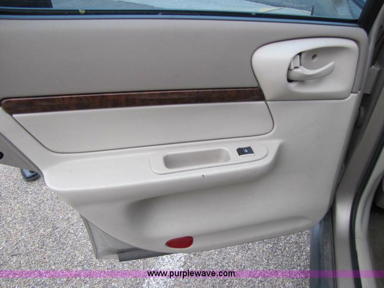 image for item 8306 2001 Chevrolet Impala