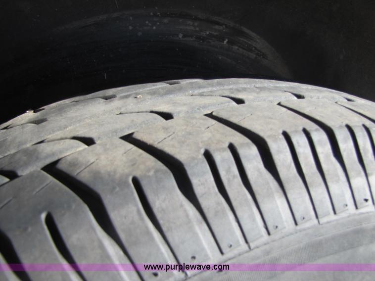 image for item 8340 2009 Tailwind 27' trailer