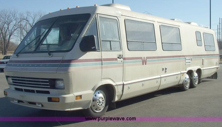 image for item 2360 1987 Chevrolet Elandan 33' Winnebago