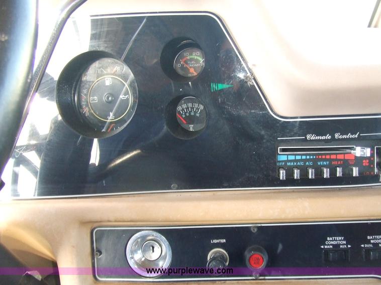 image for item 2360 1987 Chevrolet Elandan 33' Winnebago