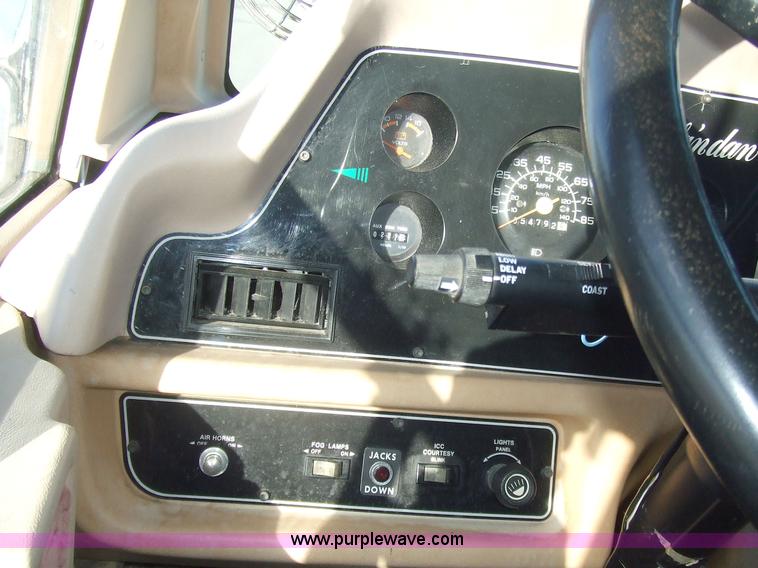 image for item 2360 1987 Chevrolet Elandan 33' Winnebago