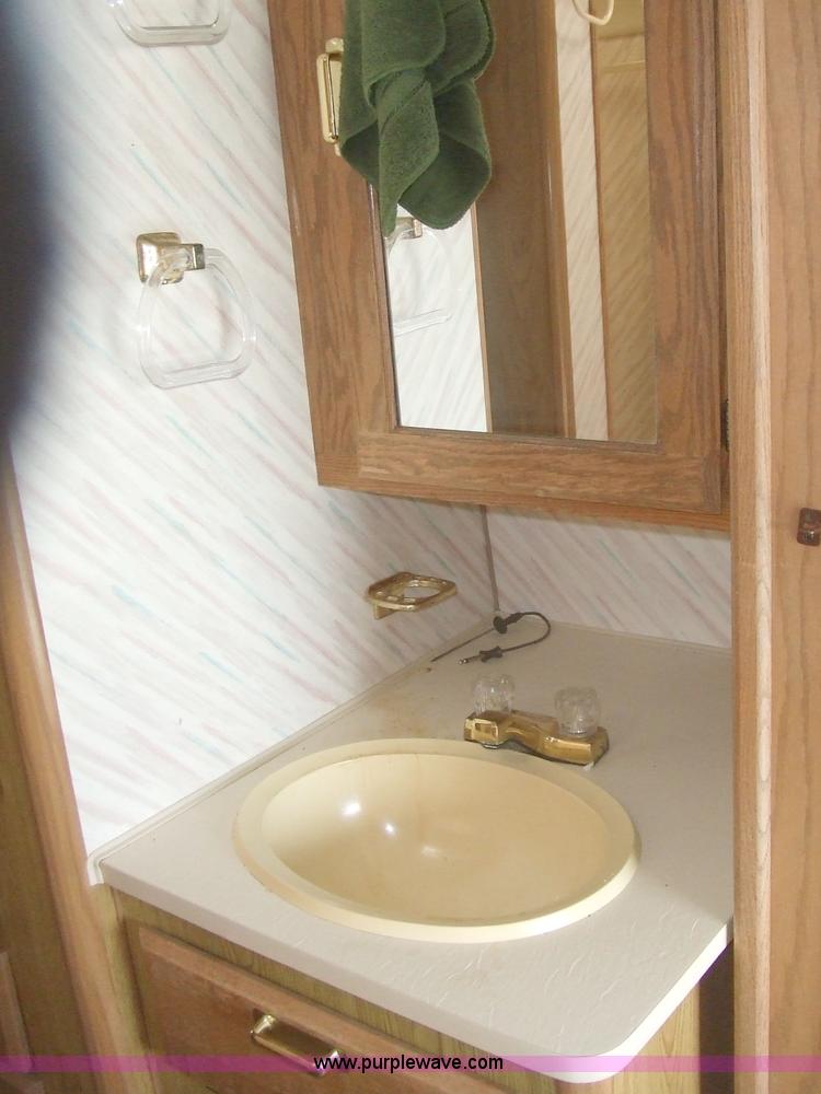 image for item 2360 1987 Chevrolet Elandan 33' Winnebago