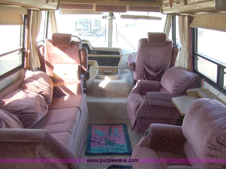 image for item 2360 1987 Chevrolet Elandan 33' Winnebago