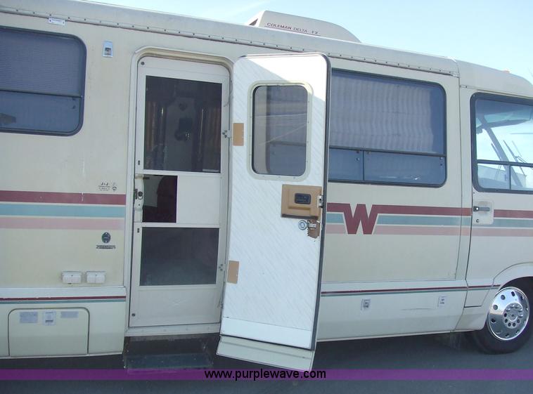 image for item 2360 1987 Chevrolet Elandan 33' Winnebago
