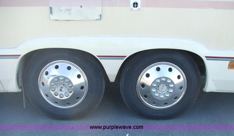 image for item 2360 1987 Chevrolet Elandan 33' Winnebago