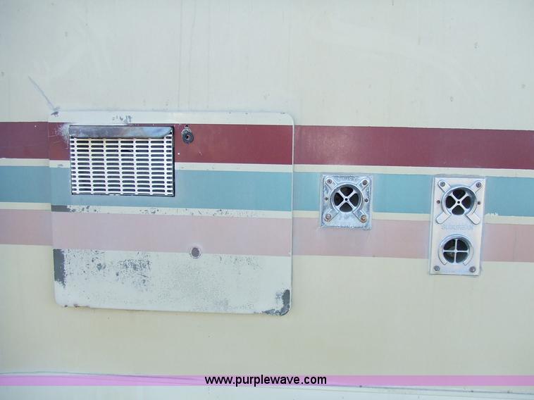 image for item 2360 1987 Chevrolet Elandan 33' Winnebago