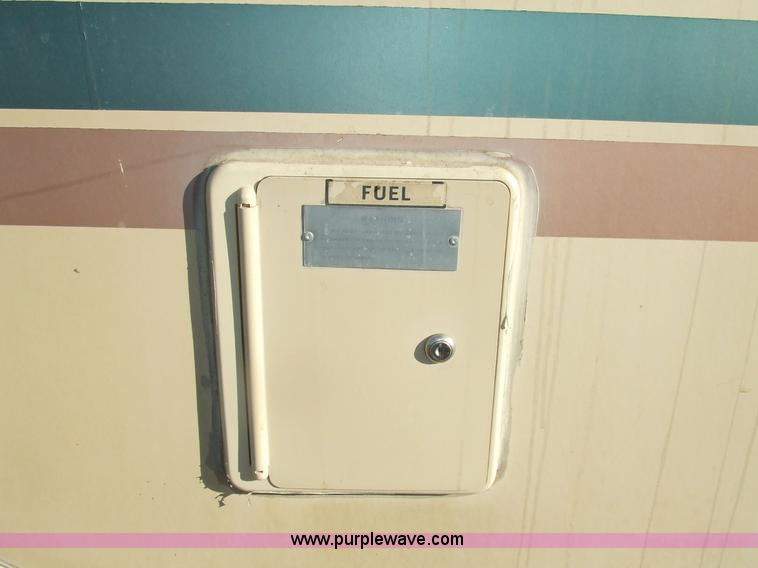 image for item 2360 1987 Chevrolet Elandan 33' Winnebago