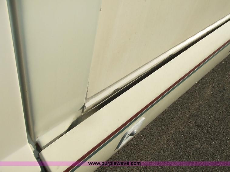 image for item 2360 1987 Chevrolet Elandan 33' Winnebago