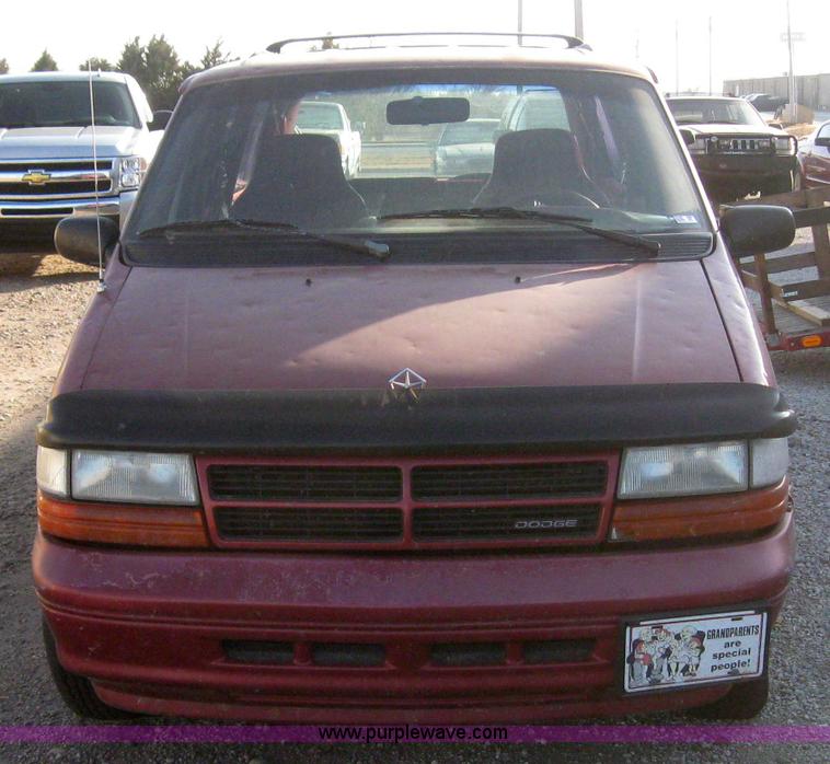 image for item 3149 1994 Dodge Grand Caravan SE