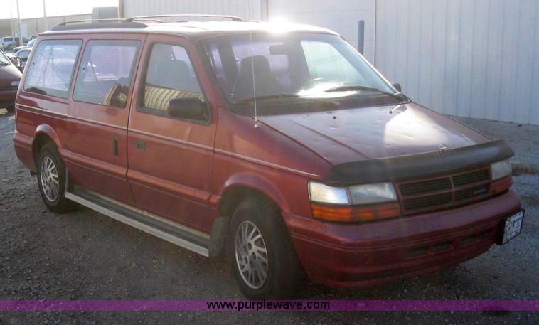image for item 3149 1994 Dodge Grand Caravan SE