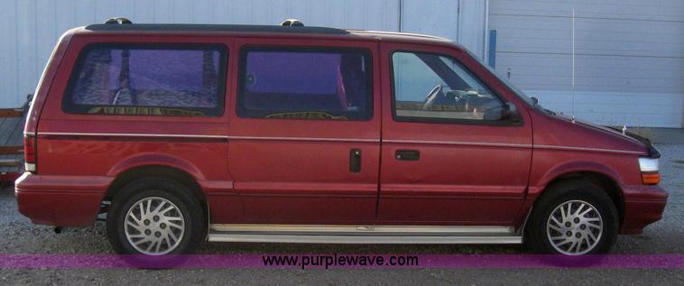 image for item 3149 1994 Dodge Grand Caravan SE