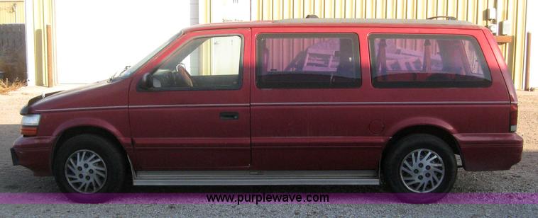 image for item 3149 1994 Dodge Grand Caravan SE