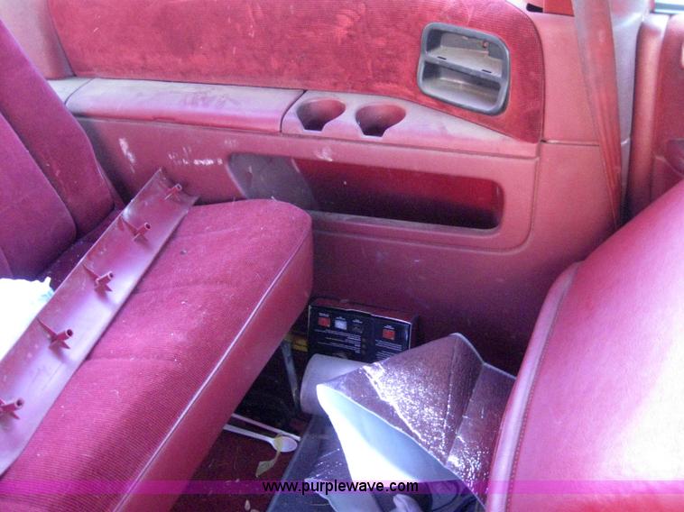 image for item 3149 1994 Dodge Grand Caravan SE