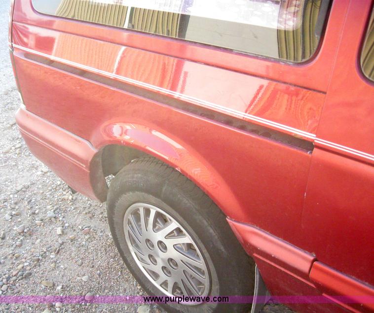 image for item 3149 1994 Dodge Grand Caravan SE