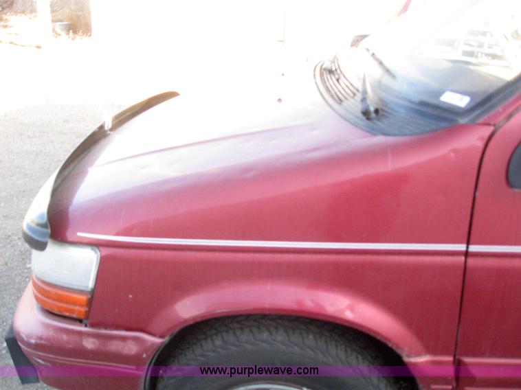 image for item 3149 1994 Dodge Grand Caravan SE