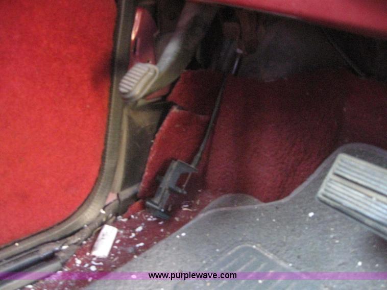 image for item 3149 1994 Dodge Grand Caravan SE