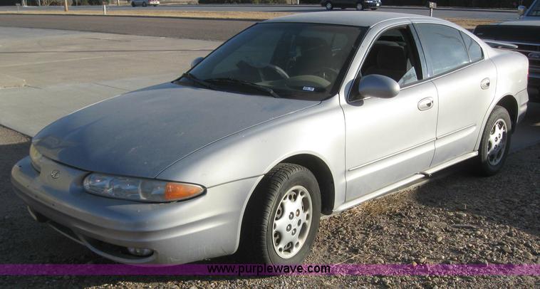 image for item 3150 2000 Oldsmobile Alero GL