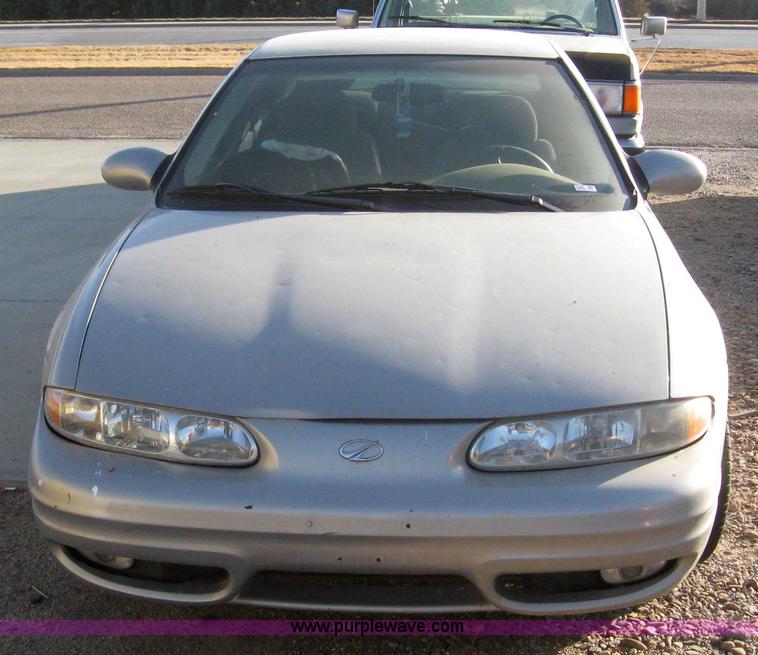 image for item 3150 2000 Oldsmobile Alero GL