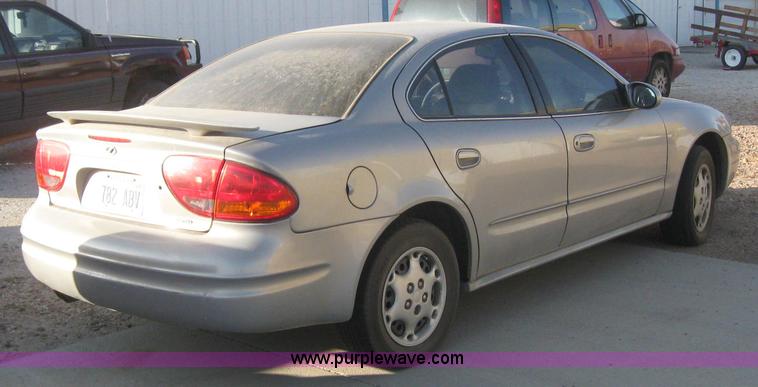 image for item 3150 2000 Oldsmobile Alero GL
