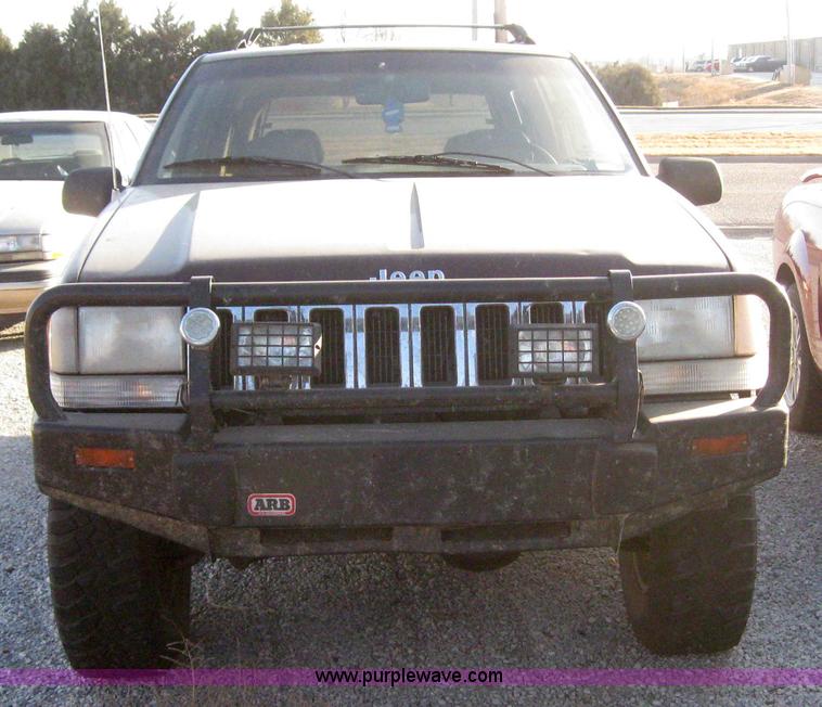 image for item 3151 1994 Jeep Grand Cherokee Laredo